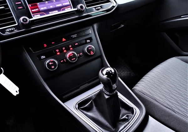 Seat Leon cena 37900 przebieg: 196000, rok produkcji 2014 z Urzędów małe 631